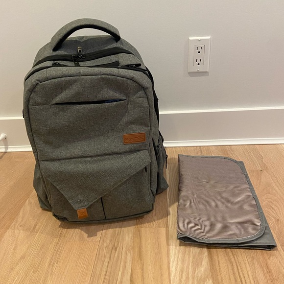 Hap Tim (Amazon) Large Diaper Backpack Grey - Picture 4 of 10